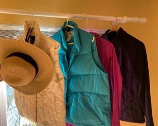 066 Down Vests Jacket Rain Jacket And Sun Hat