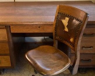 100 Antique Oak Desk And Chair