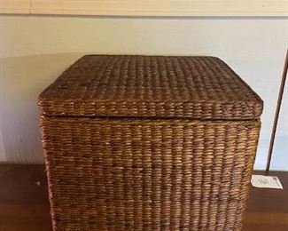 162 Wicker Storage Ottoman Full Of Womens Size Small Clothing