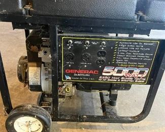 305 Generac Briggs and Stratton Generator 5000 Watt