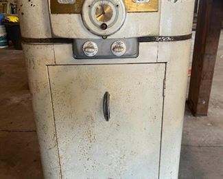 310 Vintage Nesco Roasting Oven