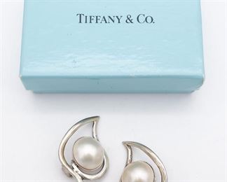 Vintage Tiffany Sterling Silver Mabe Pearl Leaf Motif Earrings w Orig Box