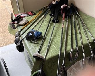 Left handed golf clubs