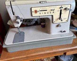 Singer Zig Zag Model 457 Stylist with cover