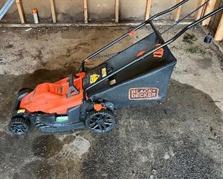 Black & Decker lawnmower