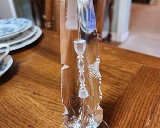 The obelisk has 3 sides - there is a different view on each side.  Truly exquisite