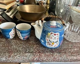 Kitty tea set