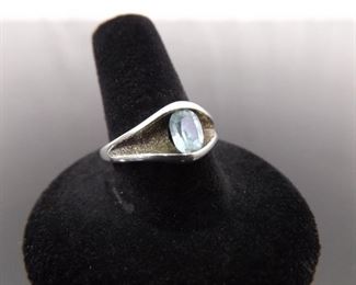 .925 Sterling Silver Oval Cut Topaz Ring Size 8.75
