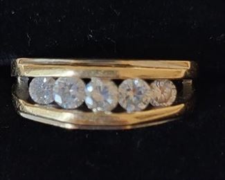 1 CT Diamond Ring set in 14k Yellow Gold 
