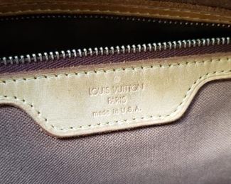 Louis Vuitton Purse/ Handbag