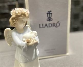 Lladro Figurine Heavenly Love Girl Angel Holding Bunny