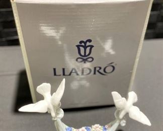 Lladro Petals of Peace Gloss Porcelain Figurine