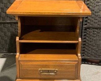 Thomasville Furniture Single Drawer Nightstand