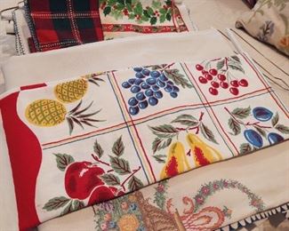 Vintage Tablecloths and Linen