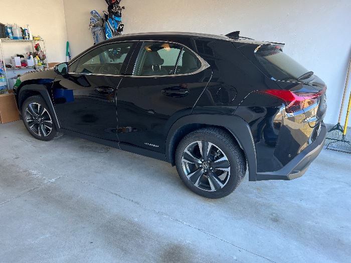 2021 Lexus UX250h Sport Utility 4D With 9000 miles, perfect, like new condition, one owner title in hand