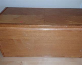 CEDAR CHEST WITH DIVIDED INSIDE