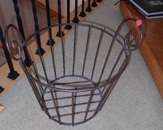 METAL BASKET