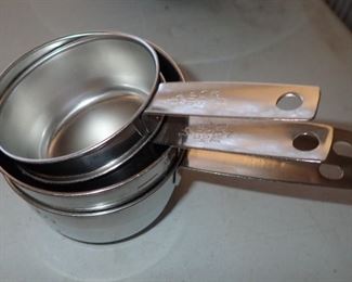 MEASURING CUPS