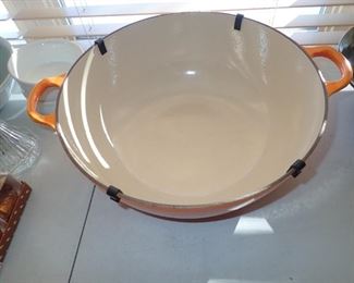 LECREUSET LARGE DUTCH OVEN 