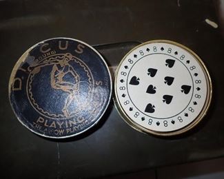 ROUND PLAYING CARDS