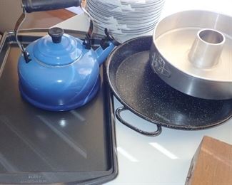 LECREUSET TEAPOT -  BAKEWARE