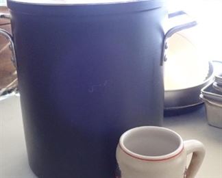 XLARGE STOCK POT WITH COVER