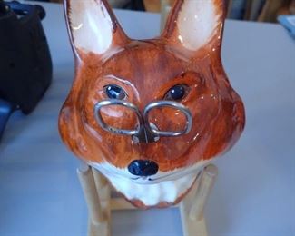 BABBACOMBE  POTTERY - FOX THREAD HOLDER & SISSORS.