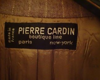 MENS SUITS & CLOTHING