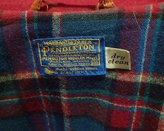 MENS SUITS & CLOTHING