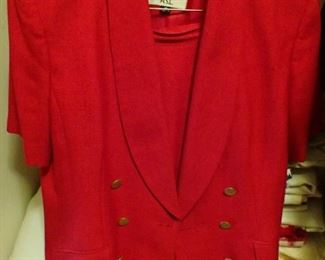 WOMENS  SUITS & CLOTHING