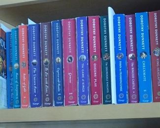 BOOKS 100'S OF BOOKS - WIDE RANGE OF TOPICS