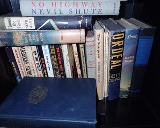 BOOKS 100'S OF BOOKS - WIDE RANGE OF TOPICS