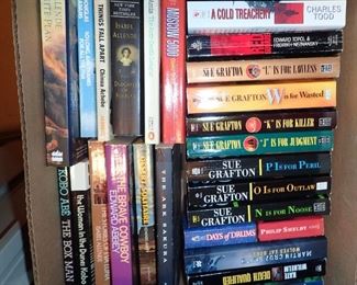 BOOKS 100'S OF BOOKS - WIDE RANGE OF TOPICS