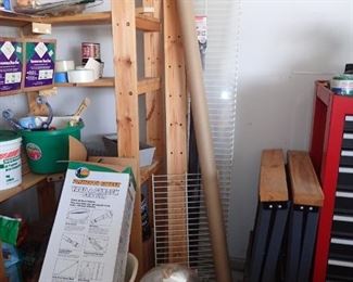 SAW HORSES / GAZING BALL