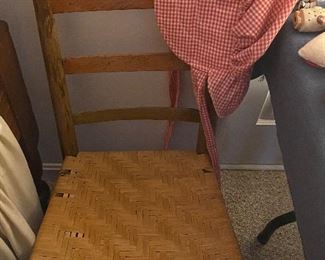 Ladderback Chair/Bonnet