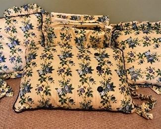 Longaberger Curtains (4 Panels) and Throw Pillow Set
