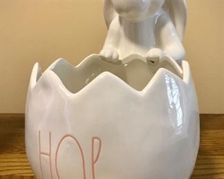 Rae Dunn Pottery Décor