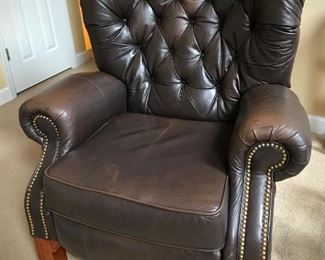 Lay-Z-Boy Leather Recliner, Set of 2