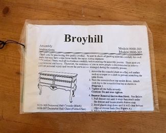 Broyhill Hall Console Table