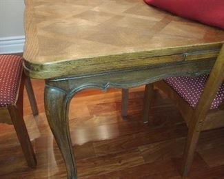 Antique solid wood, extendable Dining Table. Very unique Amish style Draw-end leaf extensions.  Center table top with cabriole Queen Anne legs and ball feet. Draw end leaves slide out on each end, Scalloped Bull-nosed corners. Wood grain pattern as shown.  Great table for dinner parties. Seats up to ten when extended. minor-normal signs of wear. $800.00 