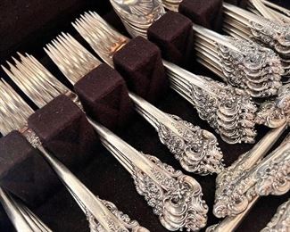WALLACE GRAND BAROQUE FULL SET OF 108 PIECES IN MINT CONDITION-THE HEAVIER VERSION AS IT ISOLDER-SERVES OVER 12