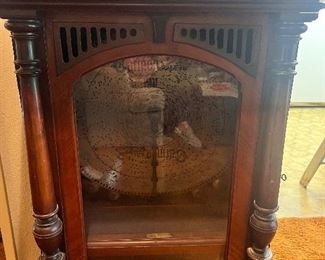 YES THIS IS A GIANT ANTIQUE MUSIC BOX!!!