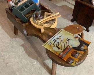 Coffee table and other decorative and kitchen items 