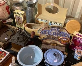 Kitchen and decorative itmes 