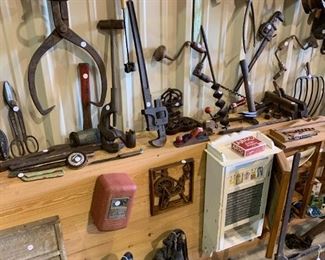 antique and primitive tools 