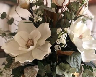 Many quality floral arrangements 