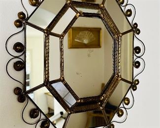 Small octagonal wall mirror (1)