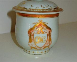 Antique Chinese Export Pot de Creme, 18th or 19th Century
