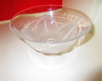 Molded Footed Bowl