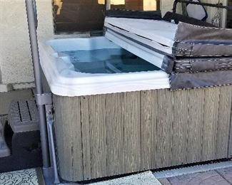 Like new Hot Tub only used a couple of times